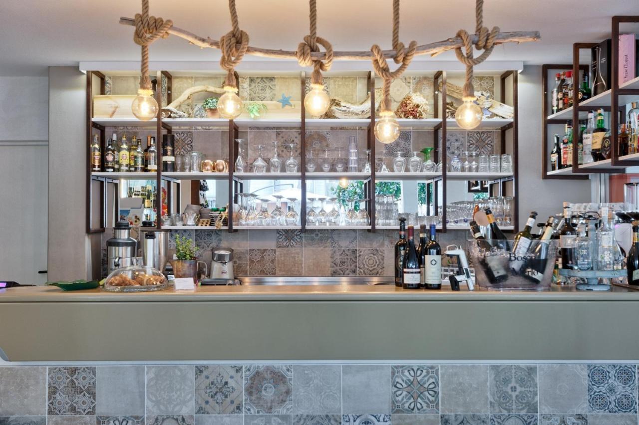 Hotel Croce Di Malta Lignano Sabbiadoro Bagian luar foto