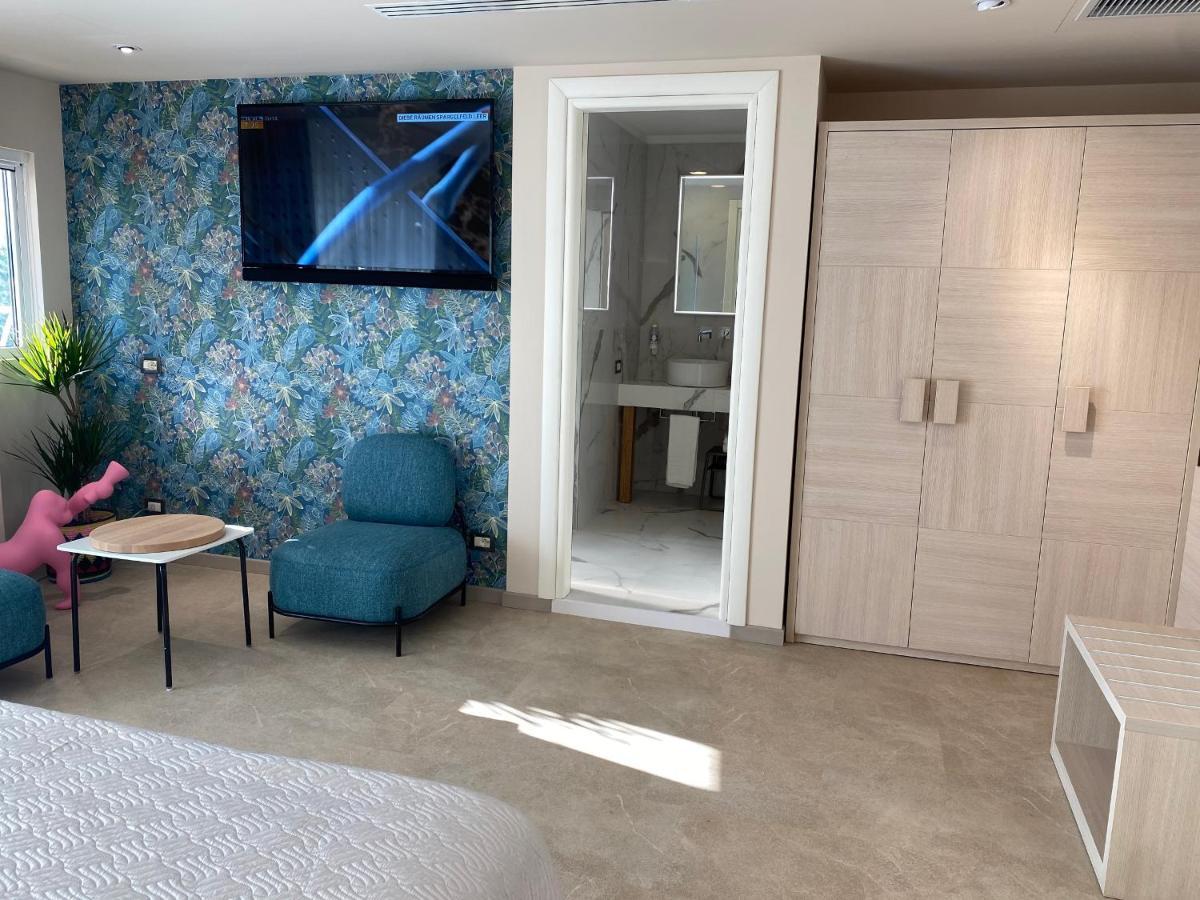 Hotel Croce Di Malta Lignano Sabbiadoro Bagian luar foto