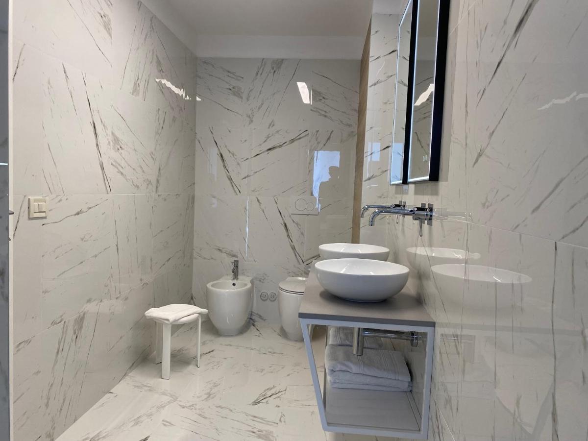 Hotel Croce Di Malta Lignano Sabbiadoro Bagian luar foto