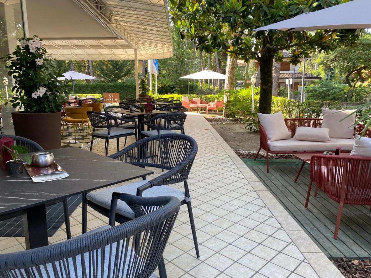 Hotel Croce Di Malta Lignano Sabbiadoro Bagian luar foto
