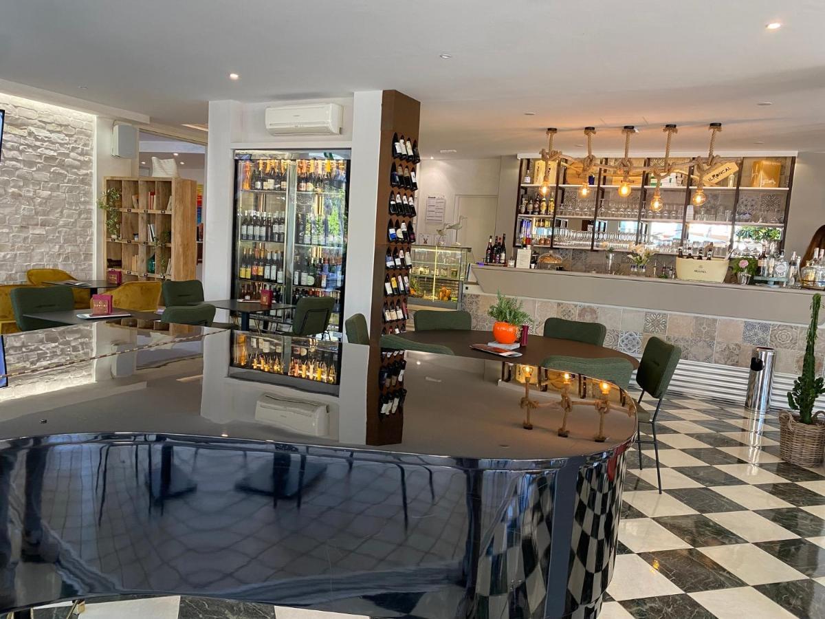 Hotel Croce Di Malta Lignano Sabbiadoro Bagian luar foto